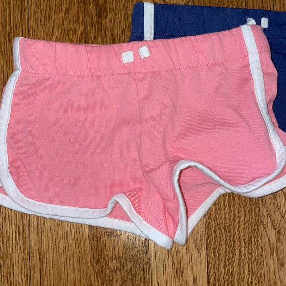 Osh Kosh 3T dolphin short - Picture 3 of 5